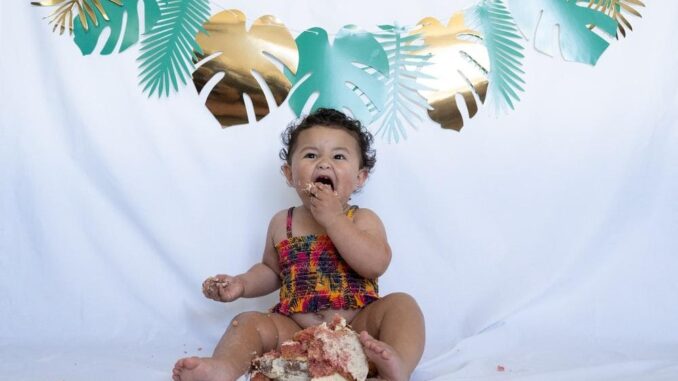 How to Do A DIY Baby Photoshoot at Home