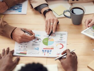 people discuss about graphs and rates - The most important languages for business in 2021 revealed