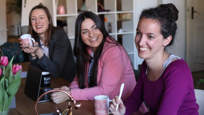 4 Serious Health Issues That Affect People in Their 40s -three women smiling