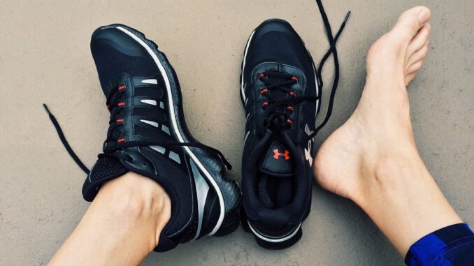 black under amour sneakers