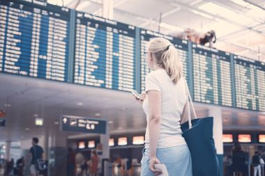 Travel expert shares what to do when your flight is delayed or cancelled