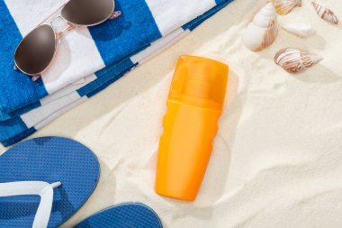 Sunscreen Expiry Searches Soar +3,950% Doctor Reveals When to Ditch Yours