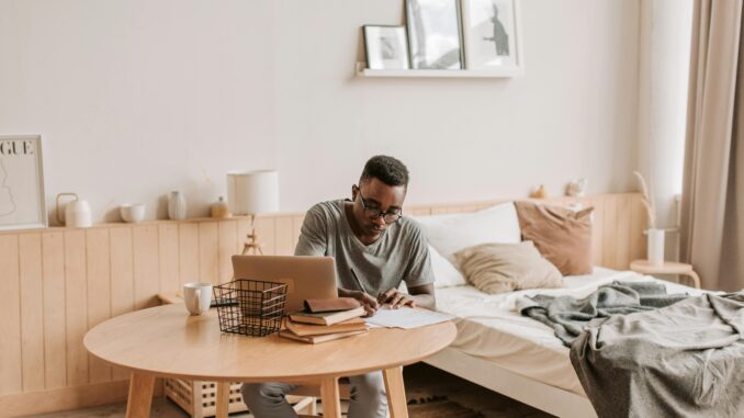 The Student Renter’s Guide to Damp and Mould: How to Spot It, Report It and Get It Fixed