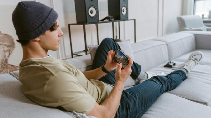 Fun Apps to Kill Time That Might Actually Earn You Something
