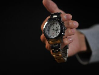 Never Leave Your Watch Crown Pulled Out — Here's Why It Matters More Than You Think