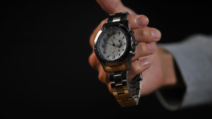 Never Leave Your Watch Crown Pulled Out — Here's Why It Matters More Than You Think