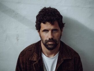 Nick Mulvey releases new live album 'Dark Harvest Live'