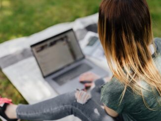 The Secret to Pinterest Pins That Drive Clicks (Not Just Saves)