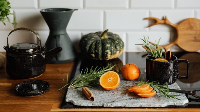 10 Easy Simmer Pot Recipes That Will Make Your Entire Home Smell Like a Luxury Boutique