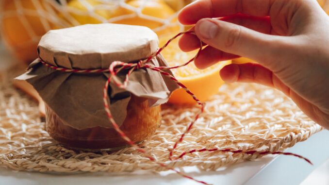 How to Make DIY Dried Simmer Pot Jars: The Ultimate Thoughtful, Low-Cost Christmas Gift