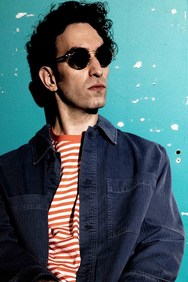 "Stagehand" from inventive New York-based singer-songwriter Loren Berí