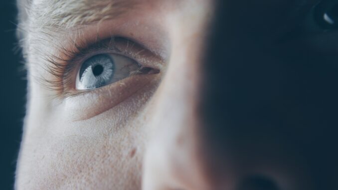 Why Your Eyes Feel Drier When the Heating Goes On